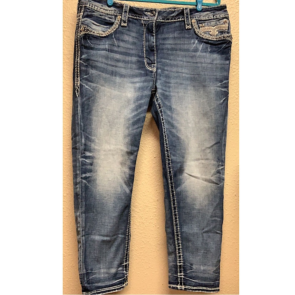 Woman’s size 34 easy ankle skinny rock revivals.